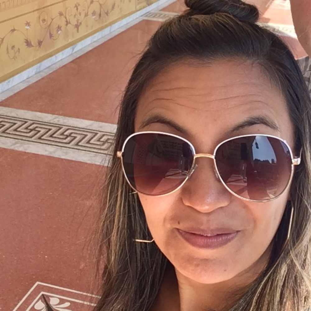 Meet your Posher, Lisa